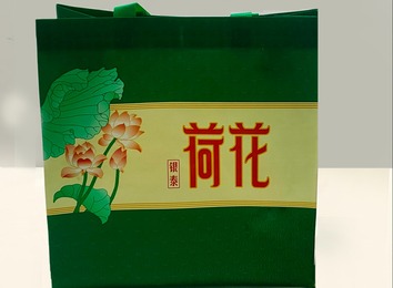 告别难降解塑料袋，选择环保袋，避免有害物质产生，轻松解决环境污染问题