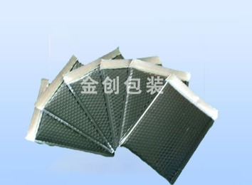 铝膜袋行业解析：镀铝膜袋与纯铝膜袋，揭秘真空镀铝法打造具金属光泽复合软包装材料