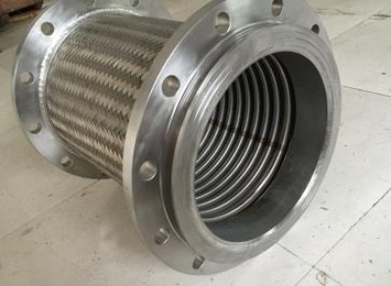 金属软管：现代工业设备连接重要部件，规格3mm - 150mm，小口径用于精密传感线路保护