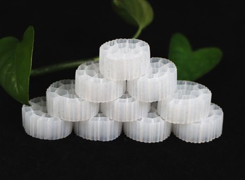 MBBR填料：新型生物活性载体助力MBBR工艺，集多项优势，于难降解废水处理至关重要