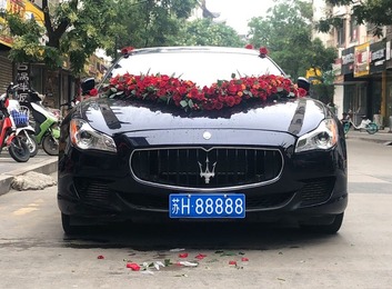 婚车租赁：专业性强、价格合理、选择多样、服务贴心，为您打造婚礼用车体验