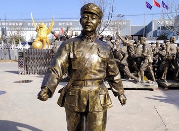 雷锋精神：以全心全意为人民服务为核心，成时代精神文明象征，周总理精准概括其内涵