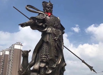 铸铜雕塑：历史悠久技术成熟，工艺复杂复原性佳，成精细之作，人物雕塑常见但需保养