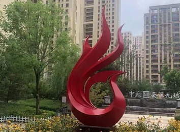 广场雕塑：适用于园林广场的装饰佳品，造型抽象，观赏价值高，备受大众喜爱