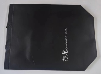 服装包装袋：助力服饰用品在生产流通中便捷运输、轻松存储的理想选择