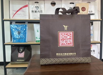 新一代环保材料无纺布：防潮透气、易分解，室外90天自然分解，室内可用5年，燃烧无污染