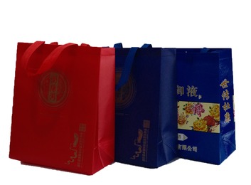 手提袋：简易实用的多功能袋子，制作材料多样，用途广泛，还能成时尚装扮搭配利器