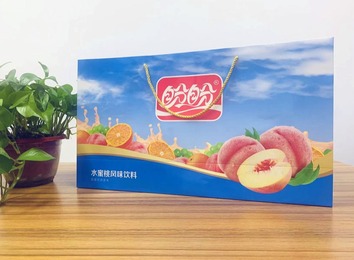 精品白卡纸全品类手提袋包装，颜色精美品质卓越，免费设计定制印刷，出货及时，欢迎咨询！