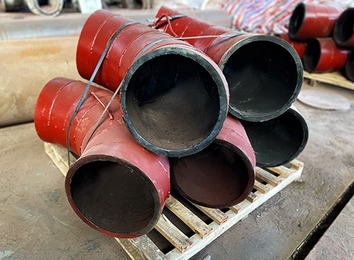 耐磨贴瓷衬管：三氧化二铝高温焙烧，硬度大、耐磨佳、重量轻且安装简便的特种产品