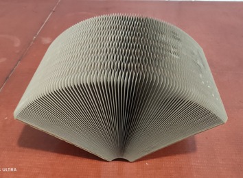 蜂窝纸：柔性纸芯与面纸打造，韧性回弹优，缓冲强，高厚度可替代 EPS 塑料泡沫缓冲垫