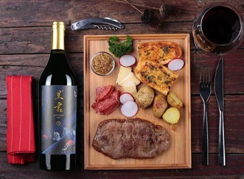 这款佳酿！与烟熏香料菜、多汁烤牛肉等绝配，避开海鲜甜食，送礼自饮聚会