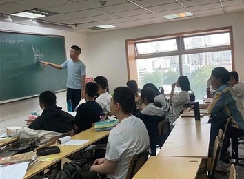 高考补习冲刺阶段攻略：保持良好心态、合理定位，多看积累知识，忌急功近利