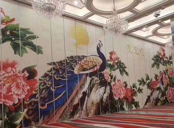 巧用布艺屏风：增设收纳口袋节约空间，摆放绿植提升屏风隔断美观度