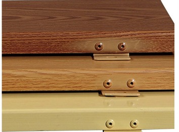 先进涂装工艺铝板：具天然木纹、优加工性，高抗腐自洁，复杂造型，氟碳涂层25年室外不褪色