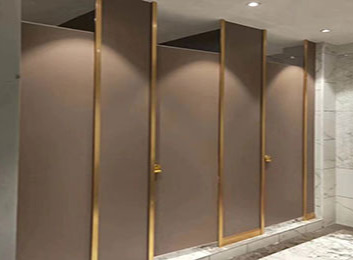 金属厕所隔板的六大优势：耐冲击防腐蚀，防潮防火易清洁，环保美观超实用