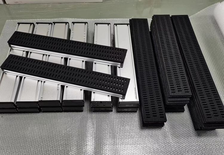 新型海绵吸盘：吸附力强不易损坏，利用压缩气体负压，用于家居及车窗清洁