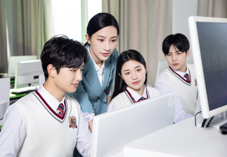 电子商务专业：学习管理、经济、法律与网络及电商技术等多方面知识技能