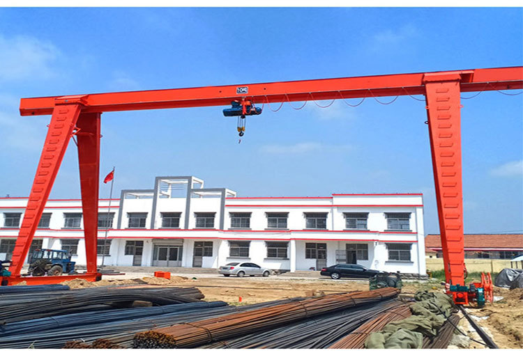 吊钩单梁工程门式起重机：适用于多建设场景，桁架结构自重轻，单主梁可吊大外形物品