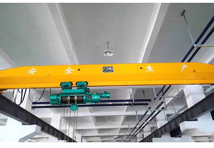 防爆梁式起重机：符合多项标准，多种形式可选，适用于特定危险区域，大起重量63t