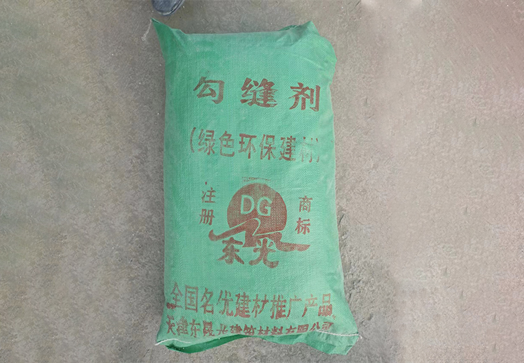 填缝剂：黏合性强收缩小，防裂纹防水佳，修补地板开裂破损的优质材料