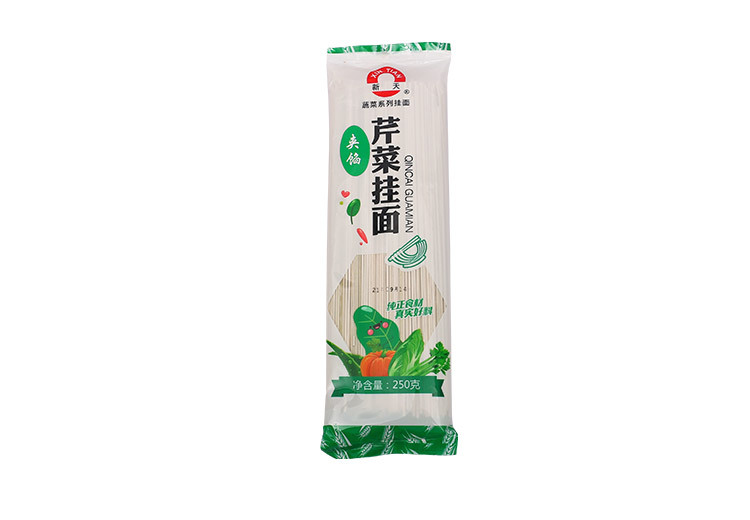 独特美味！芹菜夹馅挂面，创新口感带来别样体验，让你品尝不一样的面条新风味！