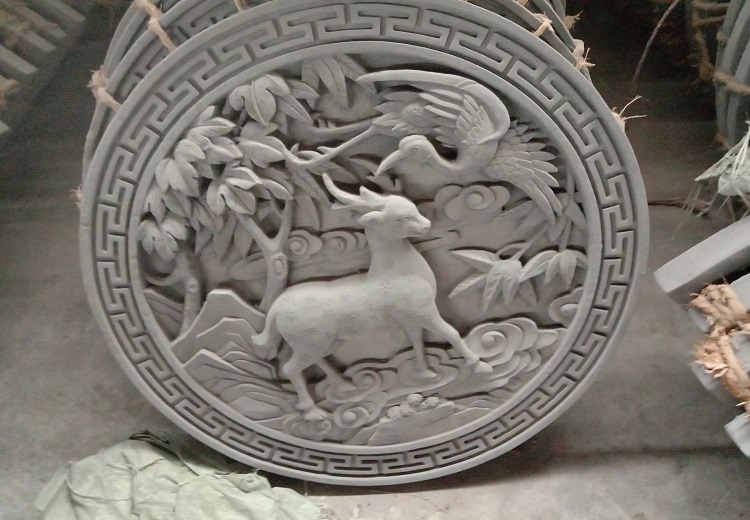 砖雕：模仿石雕而来的民间雕饰，经济省工，用于民居多处，呈现刚柔并济质朴清秀风格