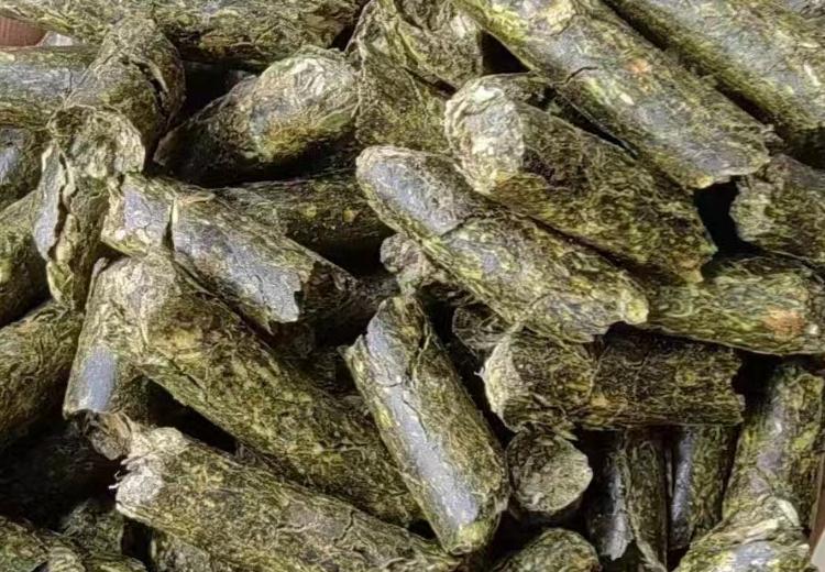 380度熟化制粒花生秸秆颗粒：适用于多类畜牧，促生长提品质，节约成本助增收！