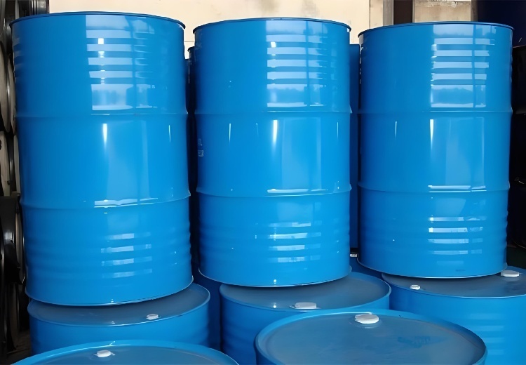 高效多功能氯化铁产品：絮凝沉降快、脱色除磷佳，适多领域，附质量指标与使用注意
