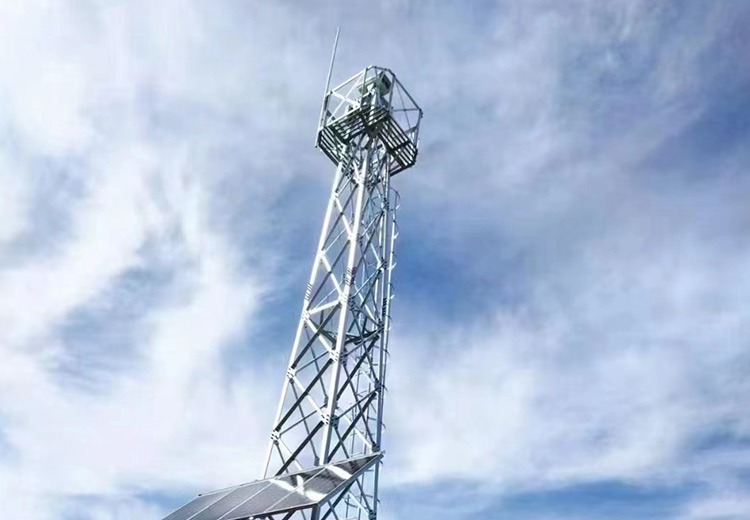 监控塔：集成监控设备的高空钢结构设施，实现多领域重点区域全天候多维度监控