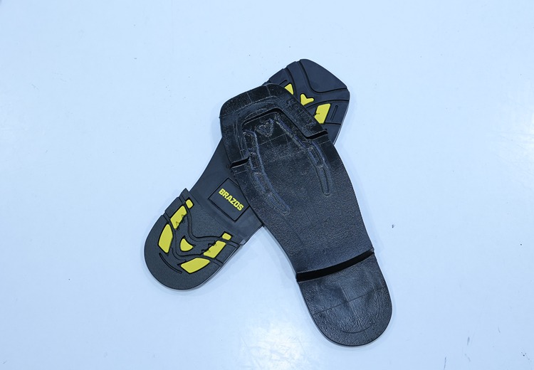 橡胶鞋底全流程贴心服务：72 小时极速出样，严格品控，24 小时响应客诉，为您需求保驾护航