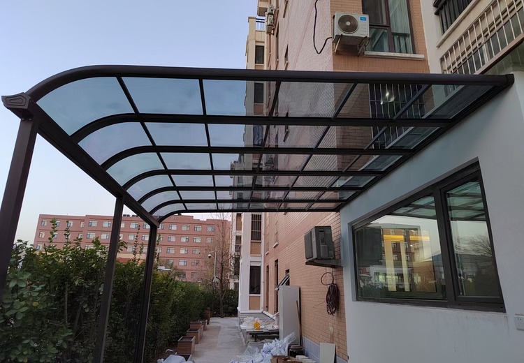 铝合金雨棚车棚