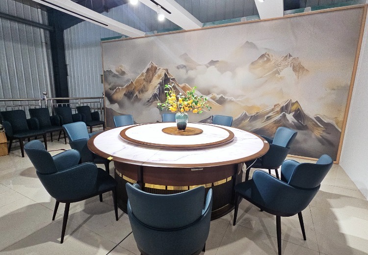 电动圆桌，开启智能便捷用餐新体验，畅享科技融入生活的惬意时光，品质之选不容错过！