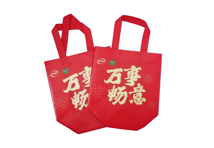 保温无纺布袋选择多样：内覆镀铝膜外覆BOPP膜，亦可无覆膜直接制作