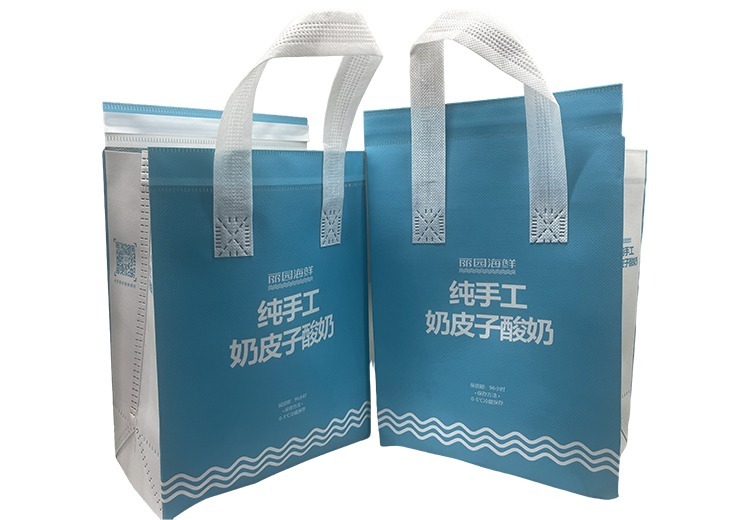 保温无纺布袋选择多样：内覆镀铝膜外覆BOPP膜，也可无覆膜直接制作