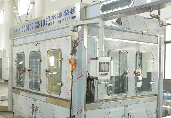 塑料瓶含气饮料灌装机