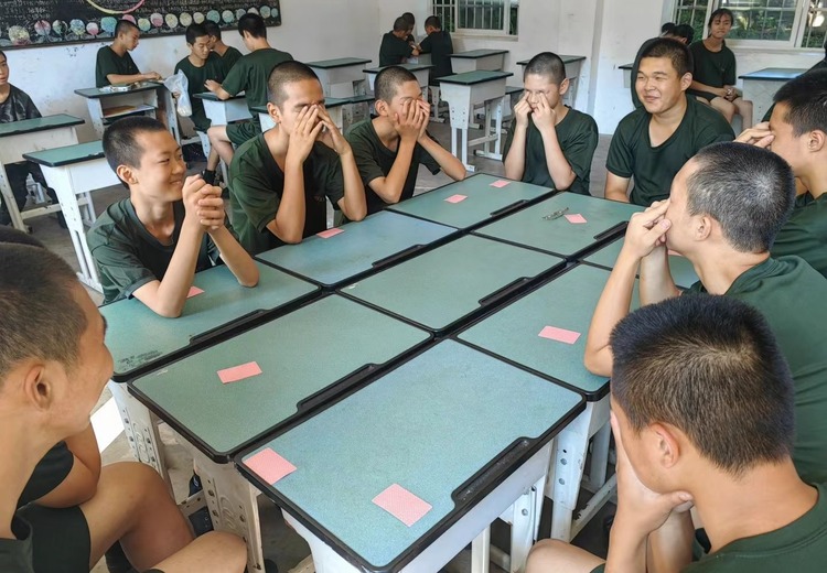 亲子教育互动课堂