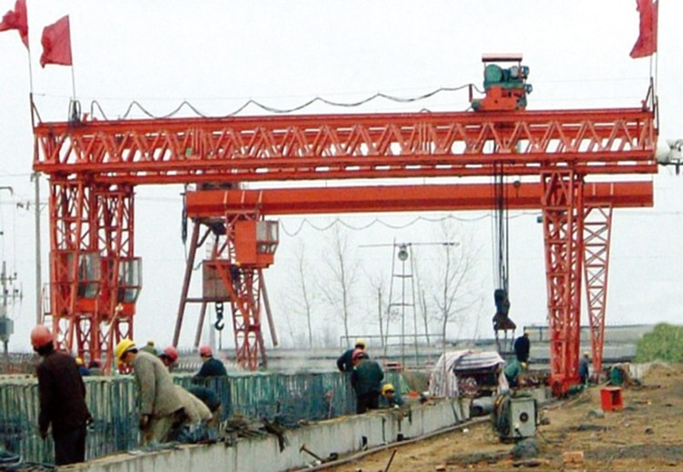 单主梁门式起重机