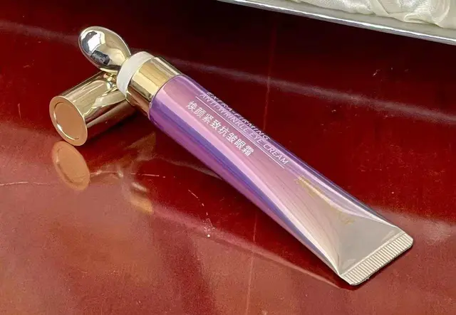 抗皱眼霜