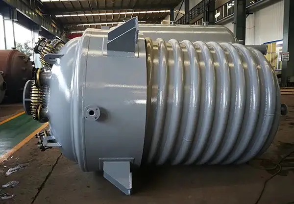 搪玻璃反应釜半盘管夹套