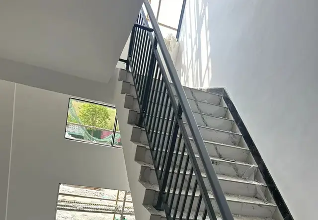 楼梯扶手