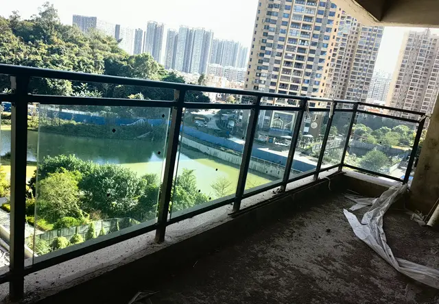 阳台/玻璃栏杆