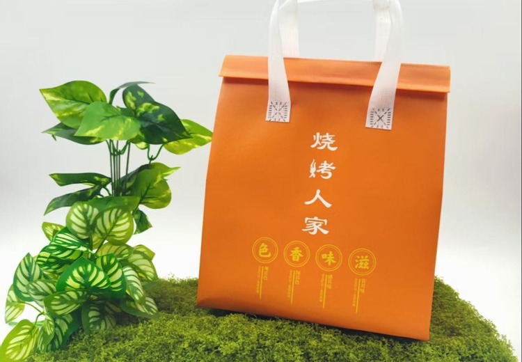 保温无纺布袋子：外层无纺布或珍珠棉，中间铝箔反射层，内层PE或珍珠棉，高效保温之选！