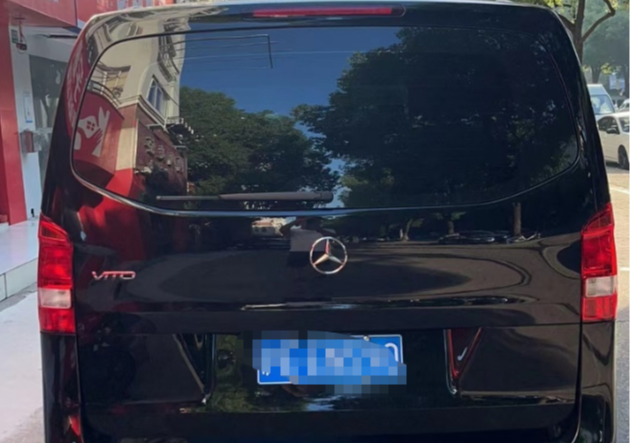 23款奔驰9座后部