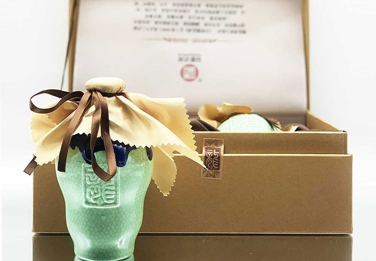 42°礼盒龙酒，高品质佳酿，独特包装尽显尊贵，是佳节送礼、宴请宾客的绝佳选择！
