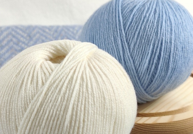 30%羊绒70%羊毛纱线/手编纱