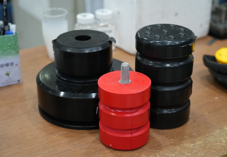 DSC04573弹性体 - 缓冲器：性能卓越的关键部件助力多领域高效稳定运行