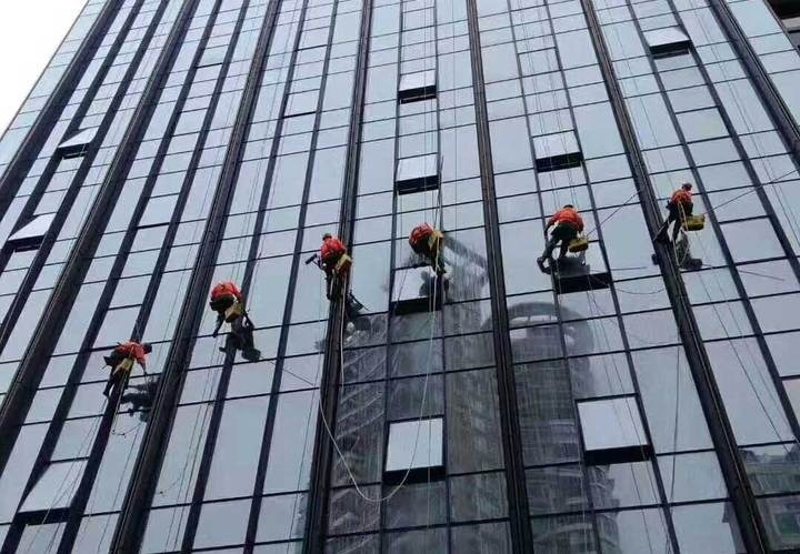 玻璃幕墙清洗