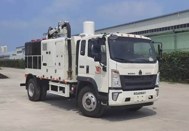 真空挖掘车(真空破桩车)RWQ5130TWXZZ