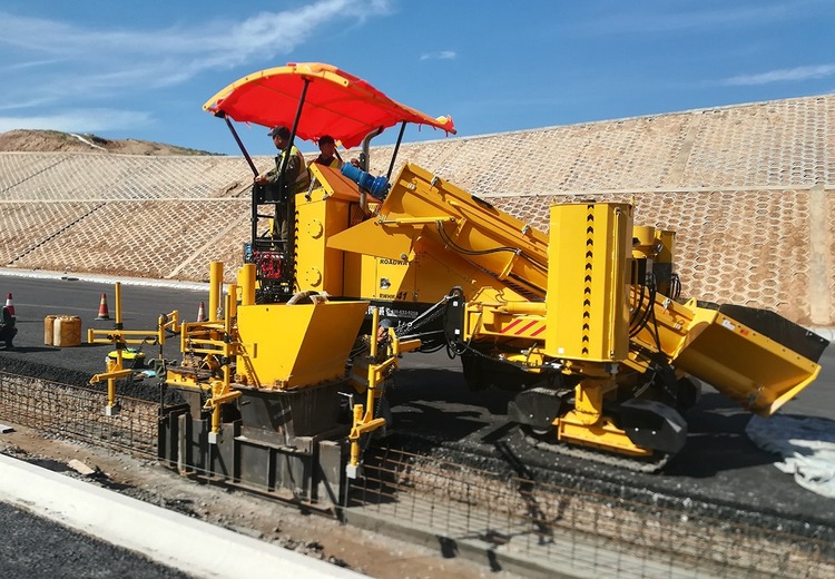 路缘石滑模机RWHM41