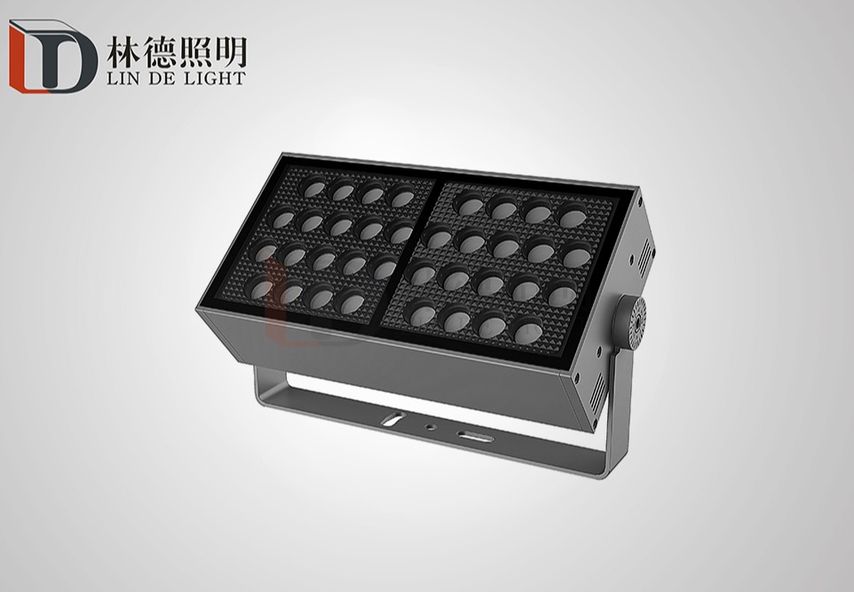 问界M9双头投光灯